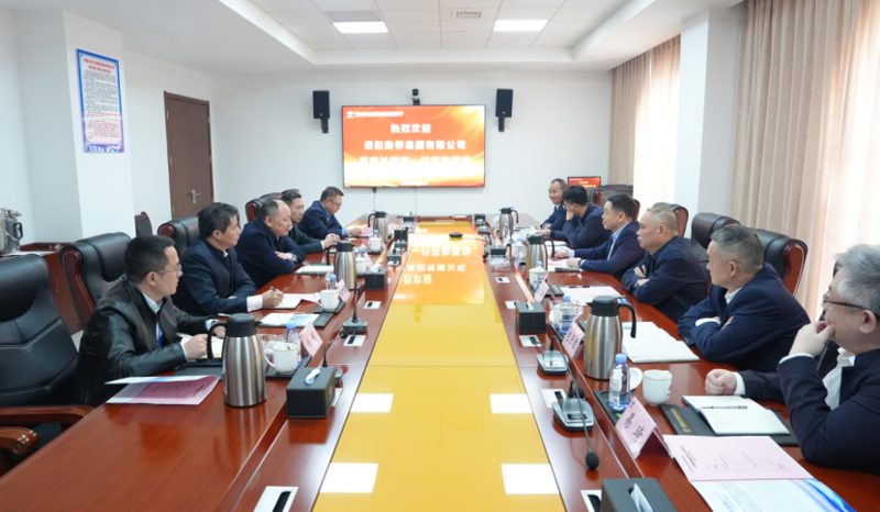 周鴻會(huì)見岳陽路橋集團(tuán)黨委書記、董事長(zhǎng)黃河